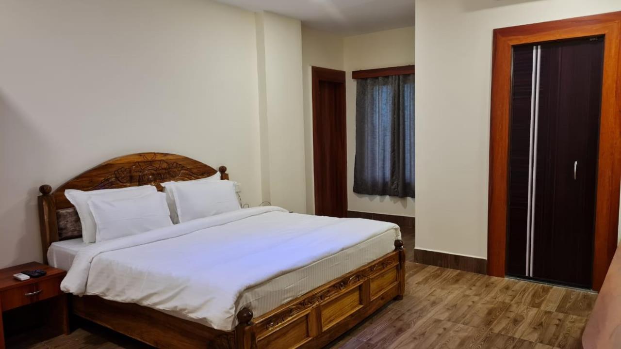 Om Leisure Hotel - Bbsr Bhubaneswar Dış mekan fotoğraf
